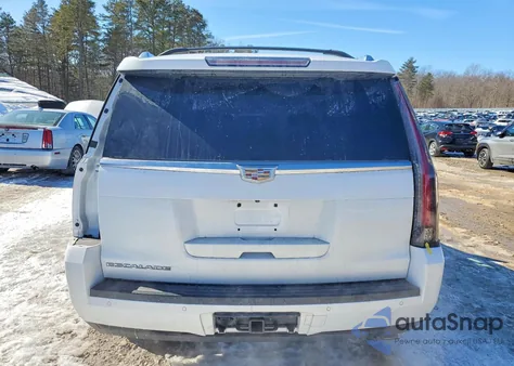 2016 Cadillac Escalade Premium z USA, uszkodzony, nr VIN 1GYS4CKJ0GR479119